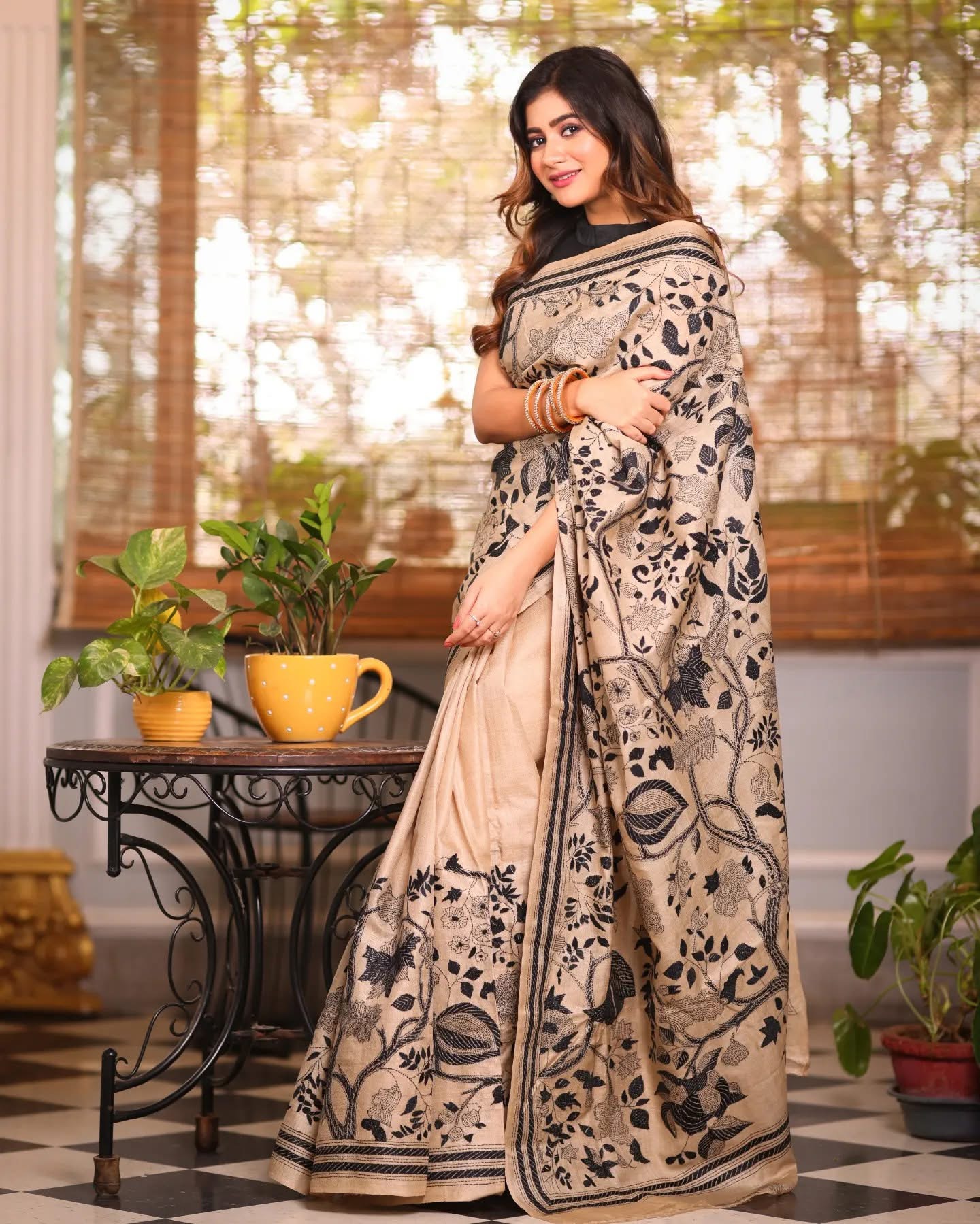 Cream Digital Print Pure Silk Saree With Blouse Piece | DG-218