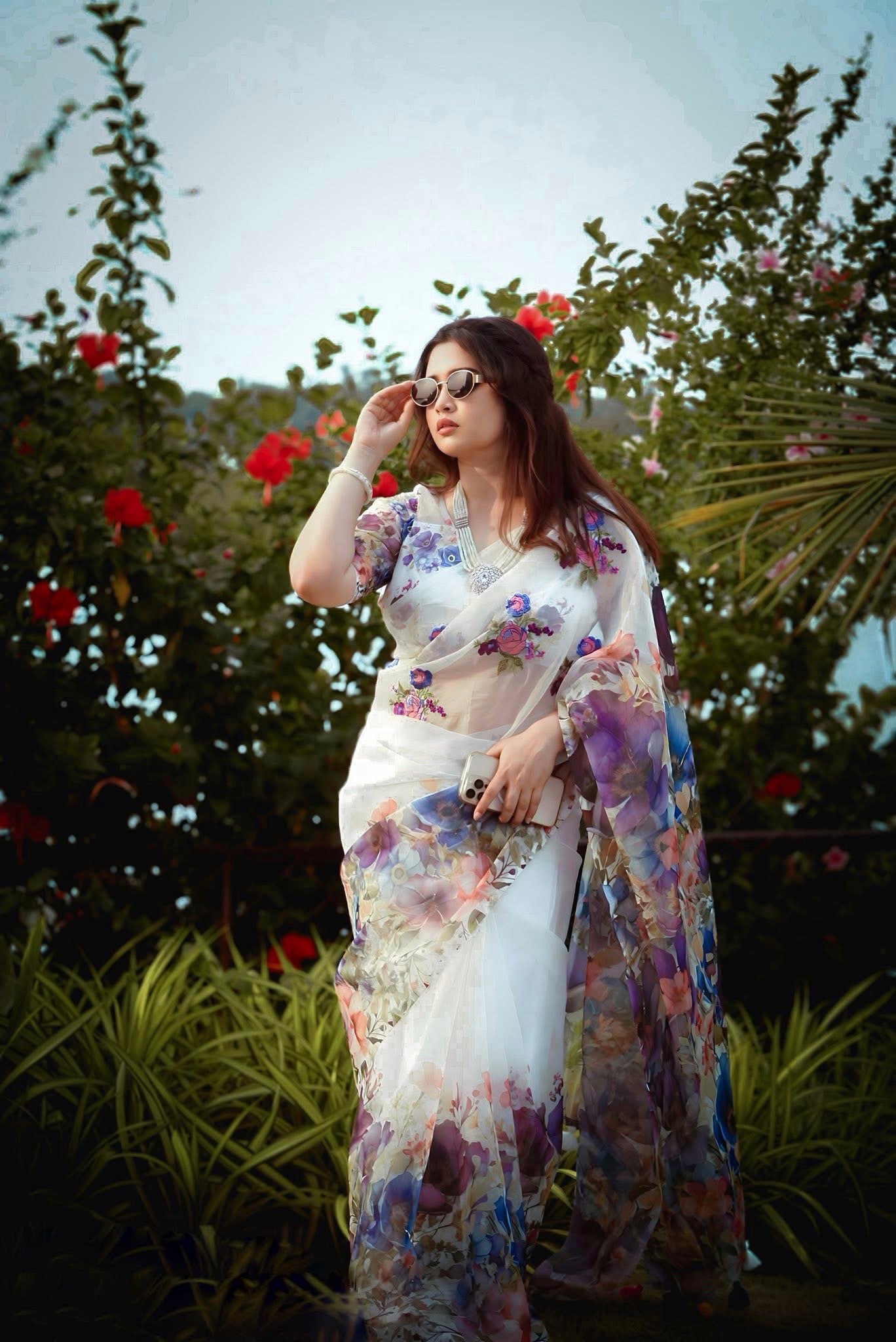 Floral Digital Print Pure Silk Saree With Blouse Piece | DG-219